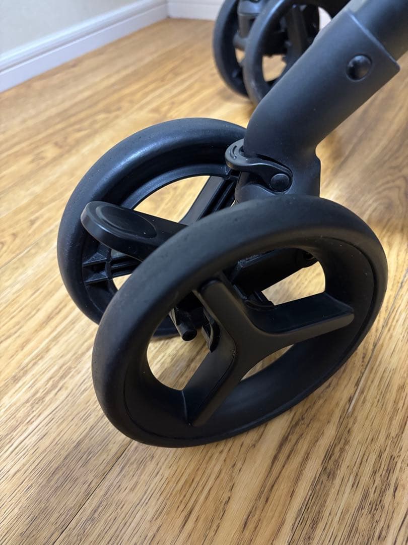 アップリカ　両対面式ベビーカー　ベビーザらス　アニマルカーキ　ルンルンコンパクト