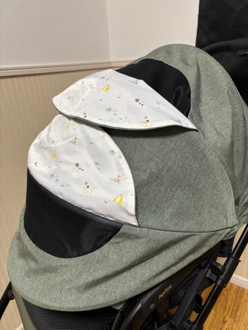 アップリカ　両対面式ベビーカー　ベビーザらス　アニマルカーキ　ルンルンコンパクト