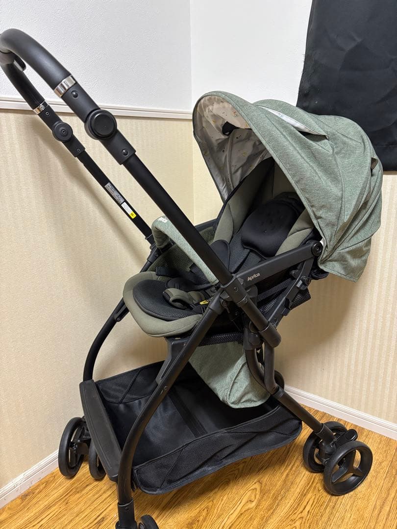 アップリカ　両対面式ベビーカー　ベビーザらス　アニマルカーキ　ルンルンコンパクト