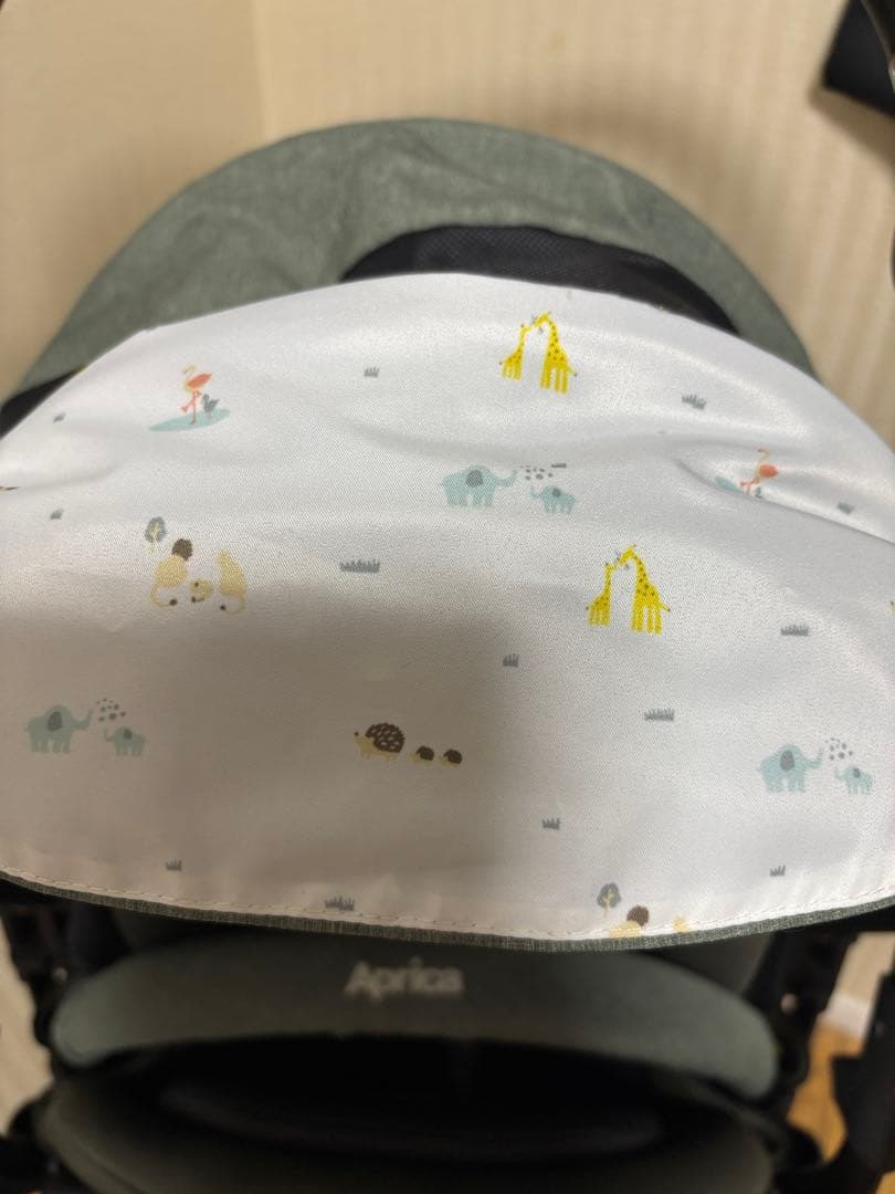 アップリカ　両対面式ベビーカー　ベビーザらス　アニマルカーキ　ルンルンコンパクト