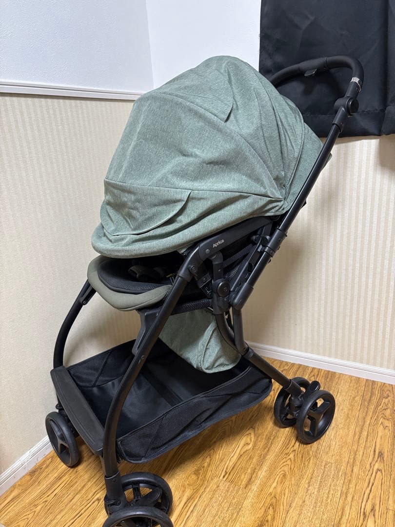 アップリカ　両対面式ベビーカー　ベビーザらス　アニマルカーキ　ルンルンコンパクト