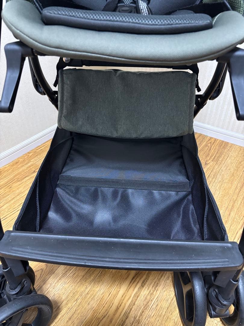 アップリカ　両対面式ベビーカー　ベビーザらス　アニマルカーキ　ルンルンコンパクト