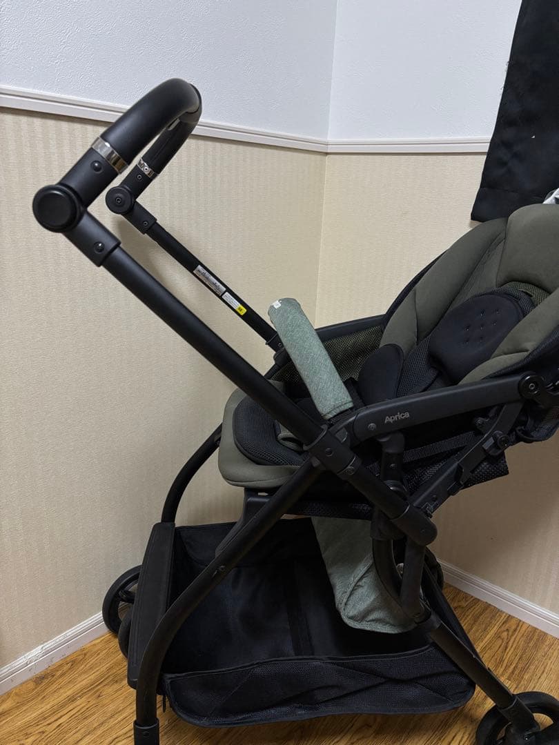 アップリカ　両対面式ベビーカー　ベビーザらス　アニマルカーキ　ルンルンコンパクト