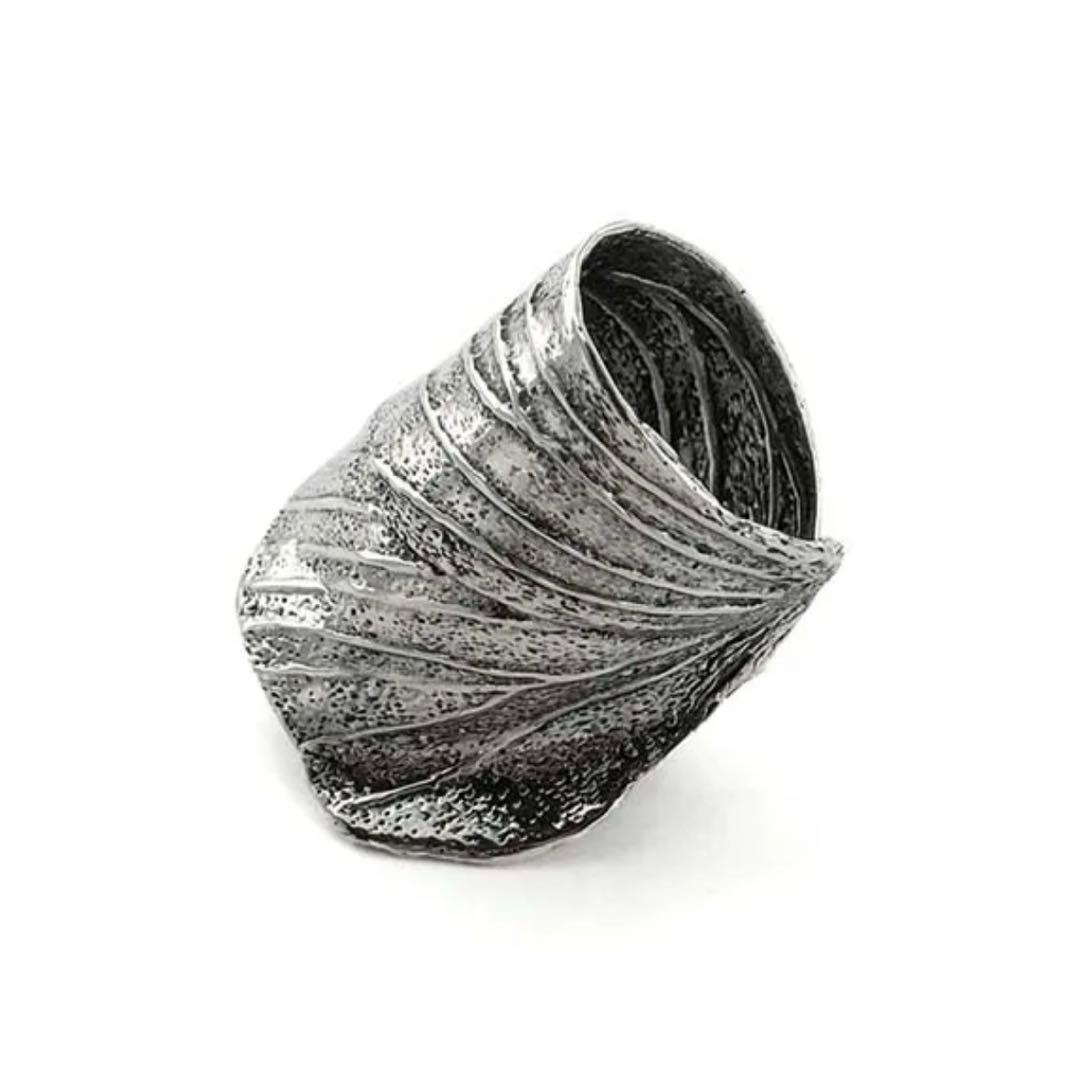 gondoa TORQUATA 蛾の羽根リング