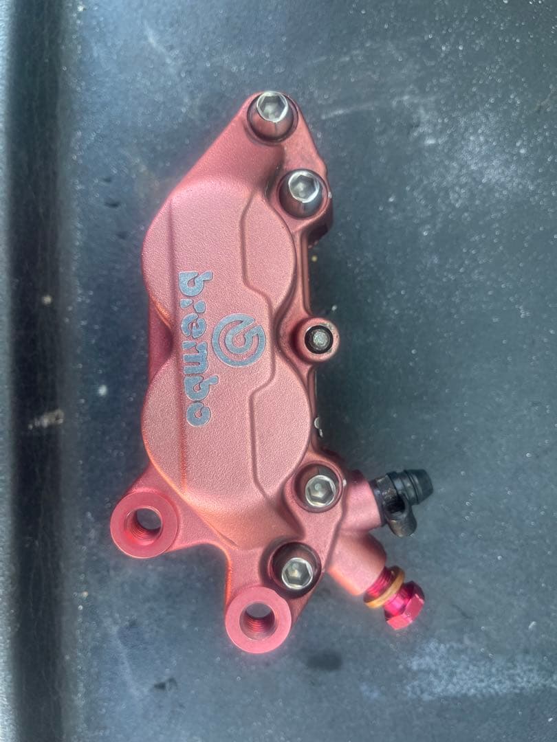 brembo ブレーキキャリパー