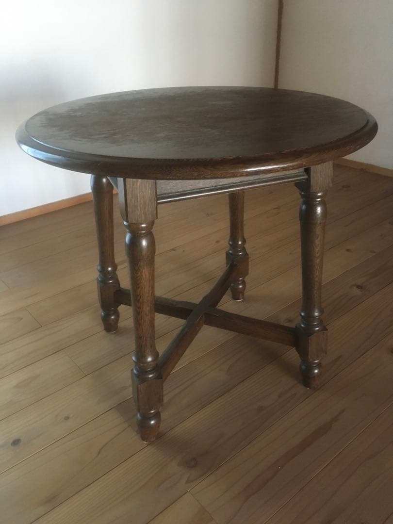 コロニアル丸テーブル　横浜クラシック家具　ノックオンウッド　Hand Made