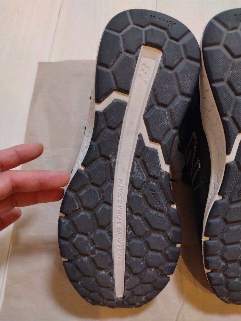 美品New Balance 880ブラック GORE-TEX　23.5 （2Ｅ）