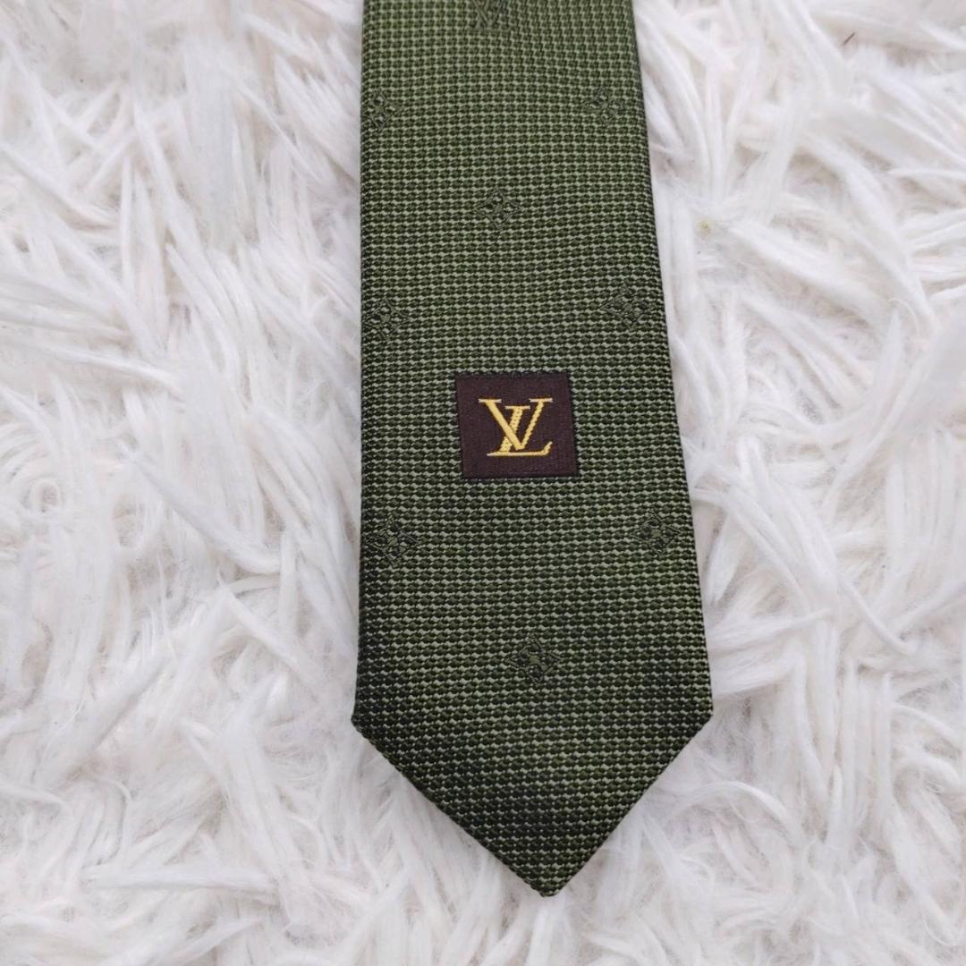 【箱入り未使用】 ルイヴィトン 高級シルクネクタイ 総柄（LV） モスグリーン