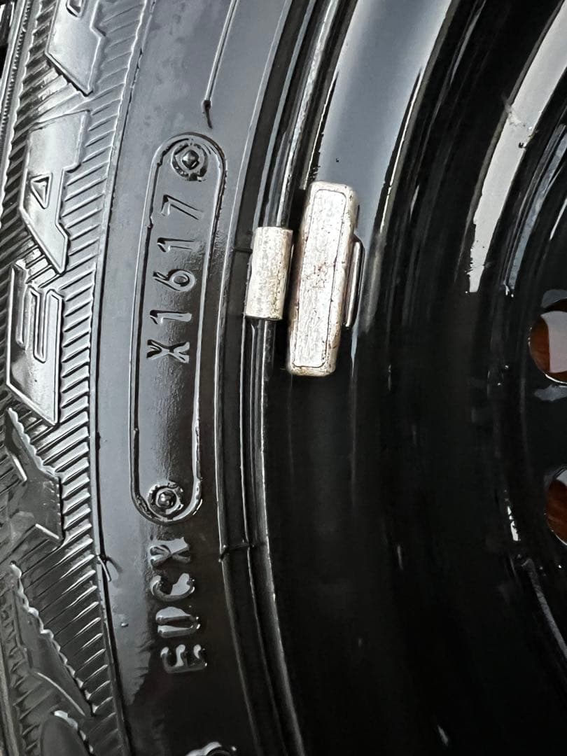 トヨタルーミー、タンク　純正鉄ホイールスタッドレスホイルキャップ付