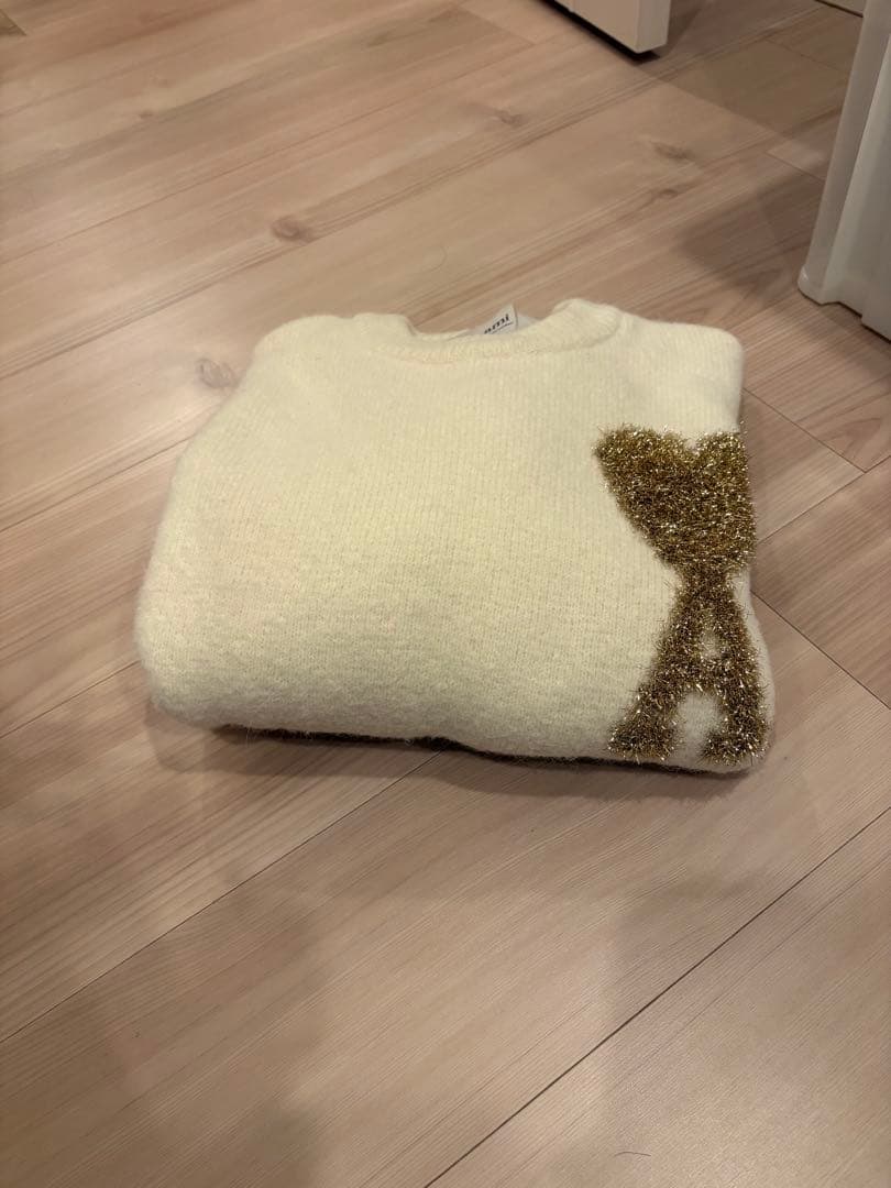 リボンモチーフ ホワイトニット