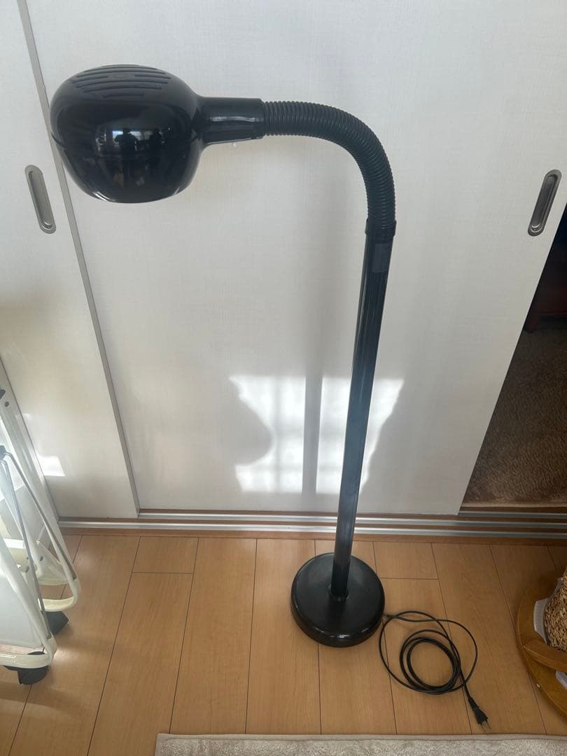 レア　ファーゲルハルツ　GERM ジャーム　フロアライト　照明　ヤマギワ