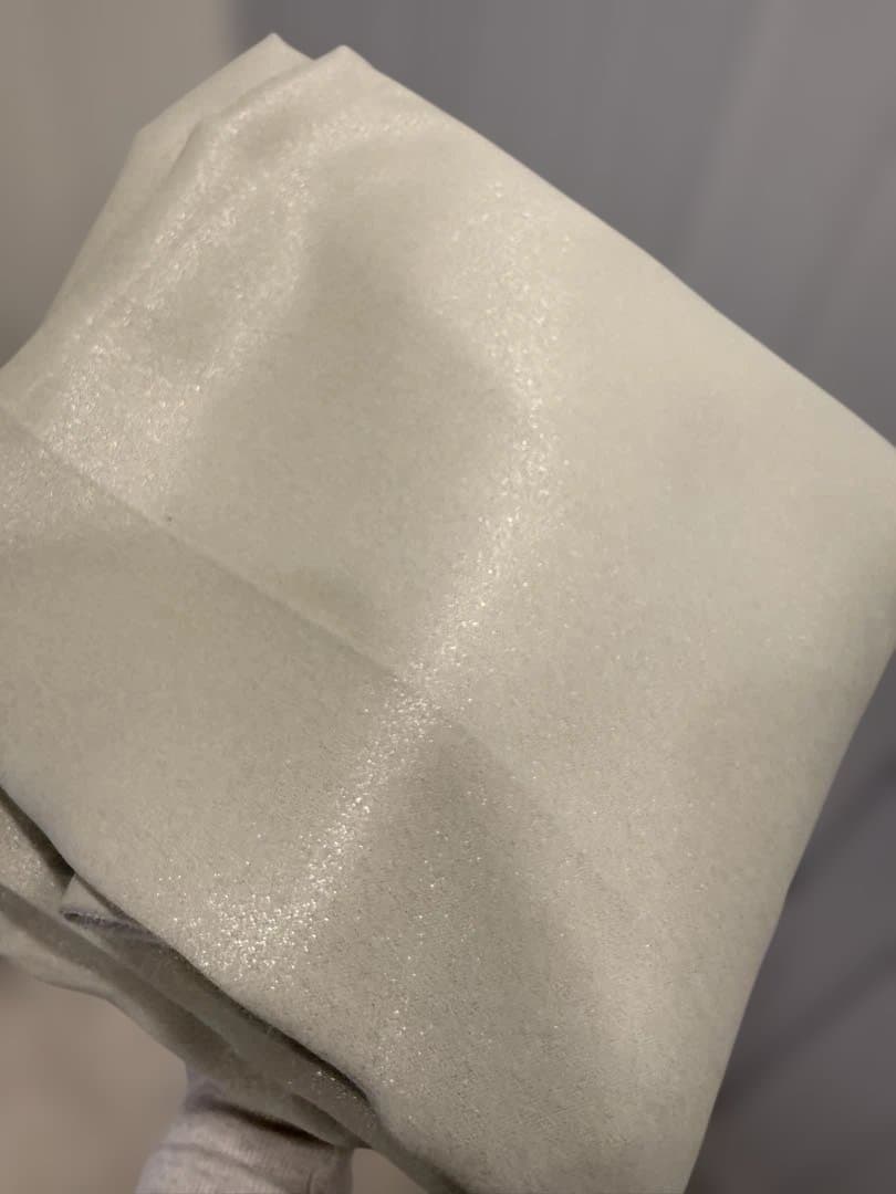 シルバーのドレープカーテン 裏地付き