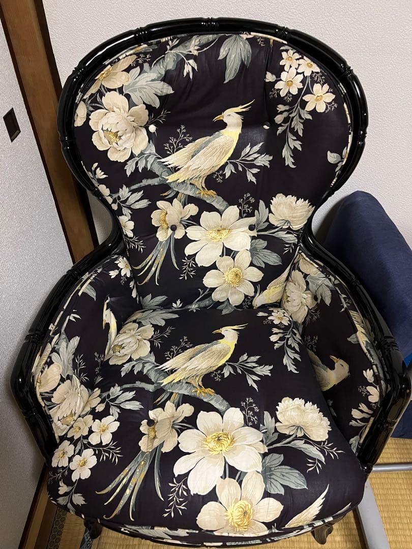 100万円の高価なイス