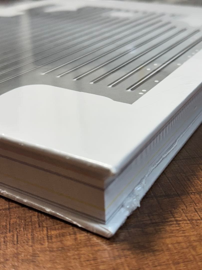 新品未開封品 【限定本】RIMOWA アーカイブブック since1898