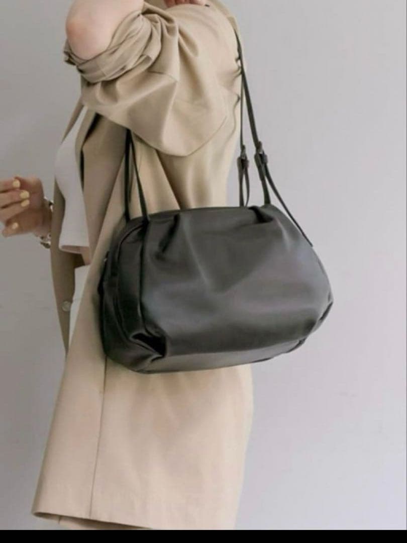 ear PAPILLONNER コロンボストンバッグ ブラック