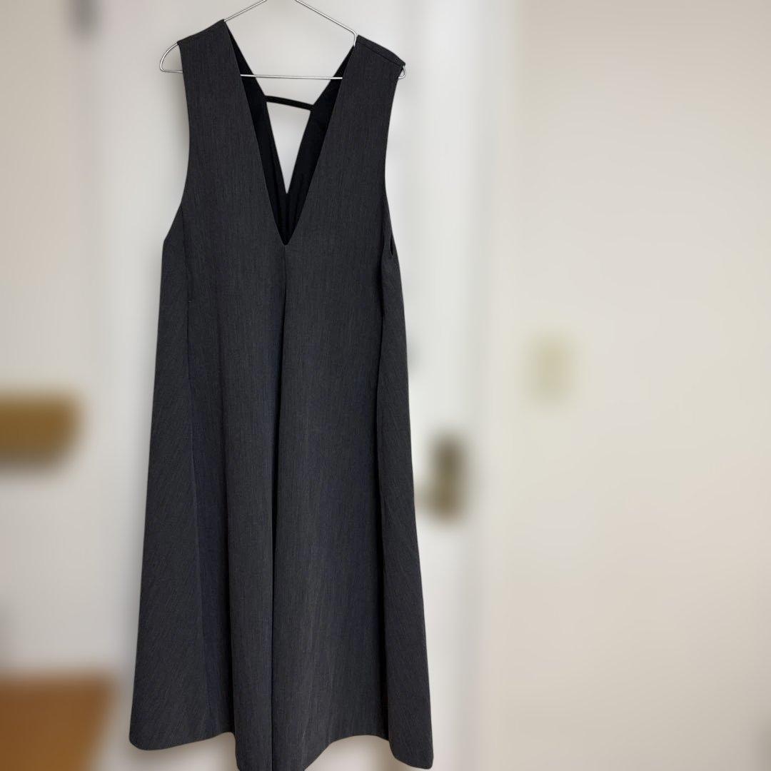 ELENDEEK ディープVネックAラインワンピース 02サイズ　新品未使用
