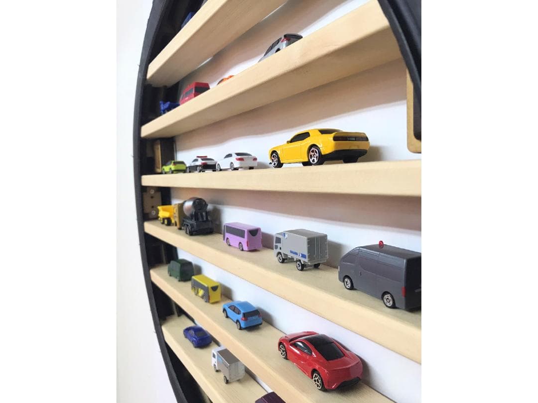 ウォールシェルフ　ディスプレイ　壁掛け　棚　自転車　タイヤ使用　ミニカー収納など