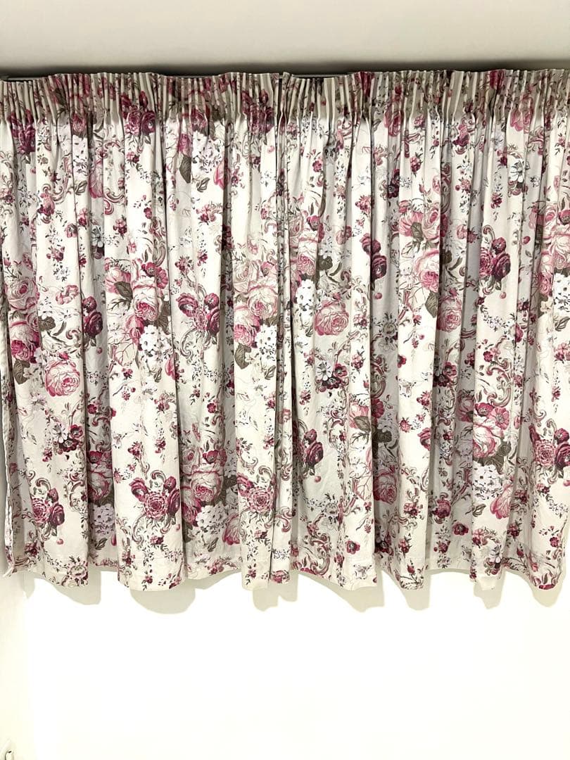 ローラアシュレイ カーテン