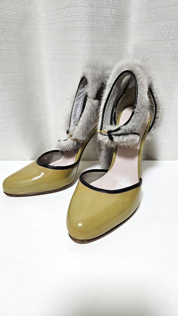 miumiu エナメル ファー付きアンクルストラップパンプス 36