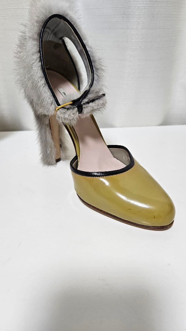 miumiu エナメル ファー付きアンクルストラップパンプス 36