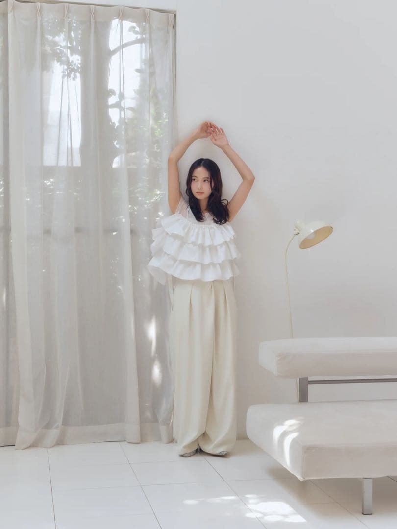 トップス andequal piping bulky frill blouse