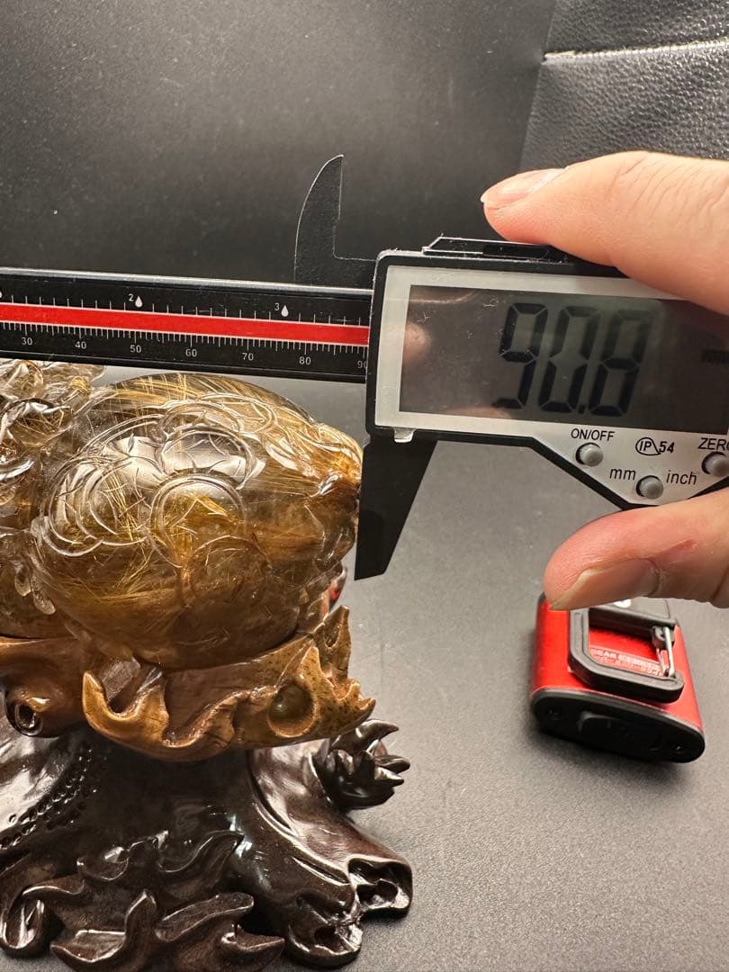 ルチルクォーツ　置物　ロングイ