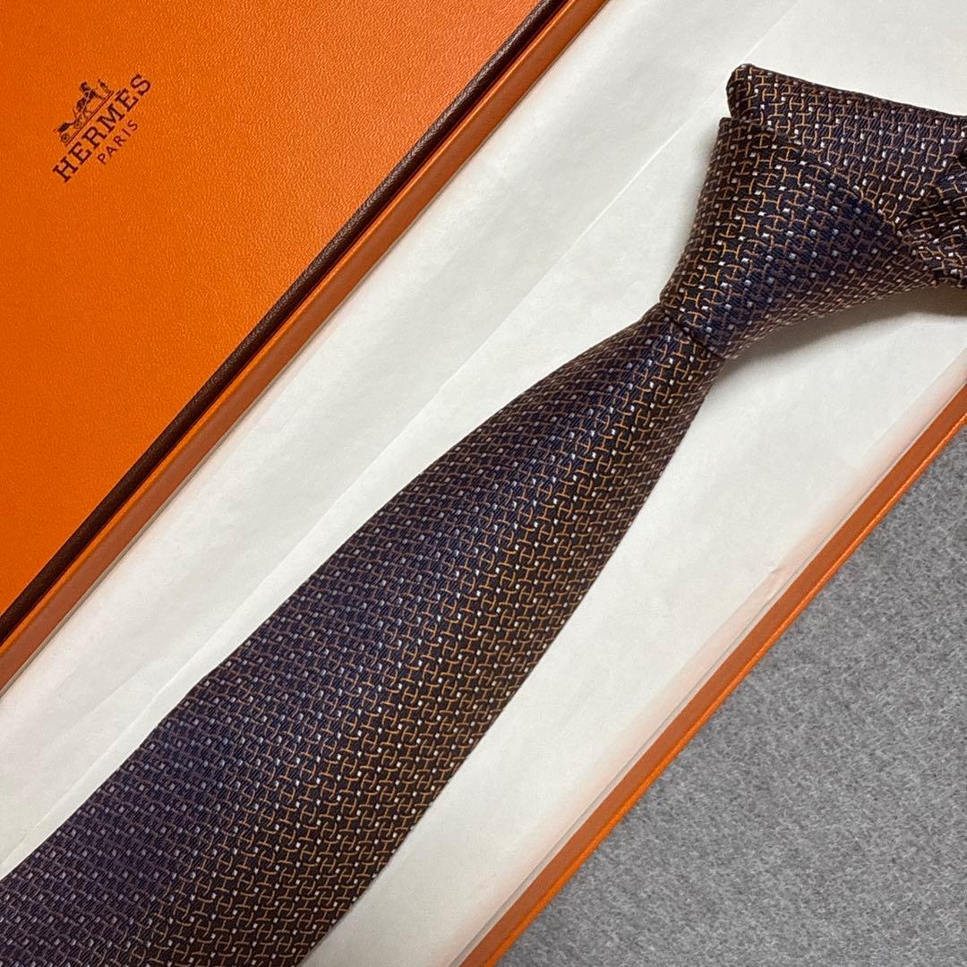 未使用タグ付　箱付　エルメス　ネクタイ　紺・オレンジ　H柄 シルクジャガード