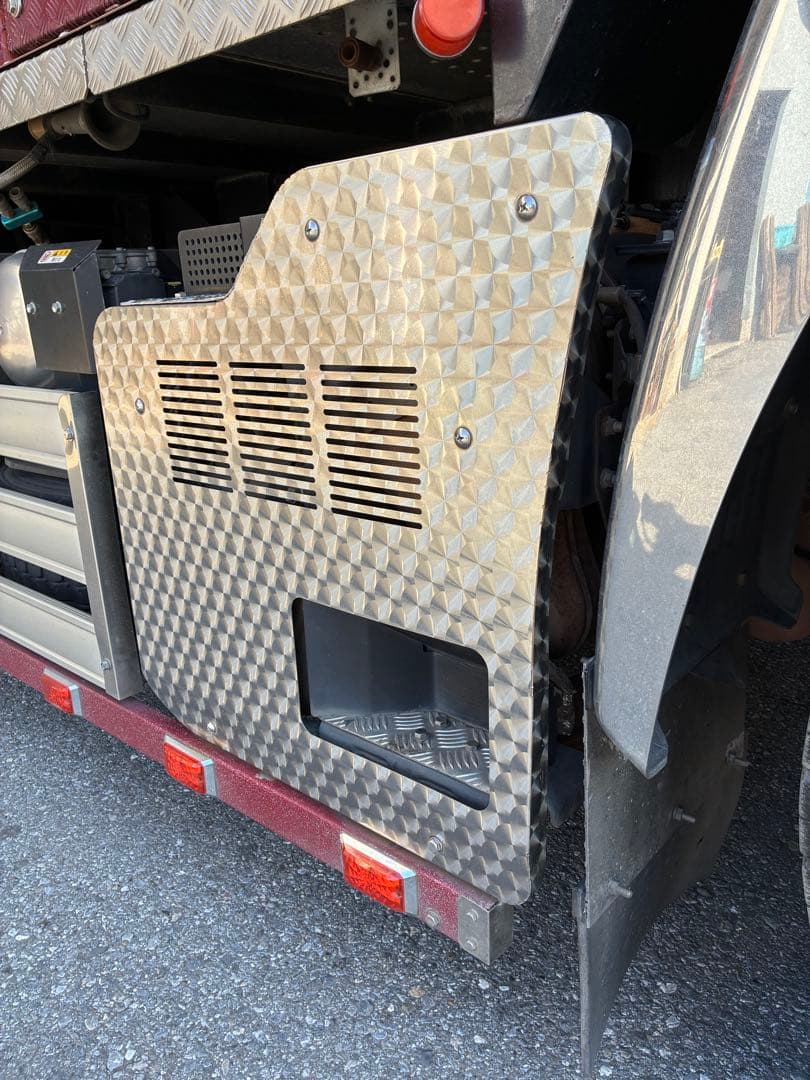 popo cocoさん専用 HINO トラクター用 マフラーカバー