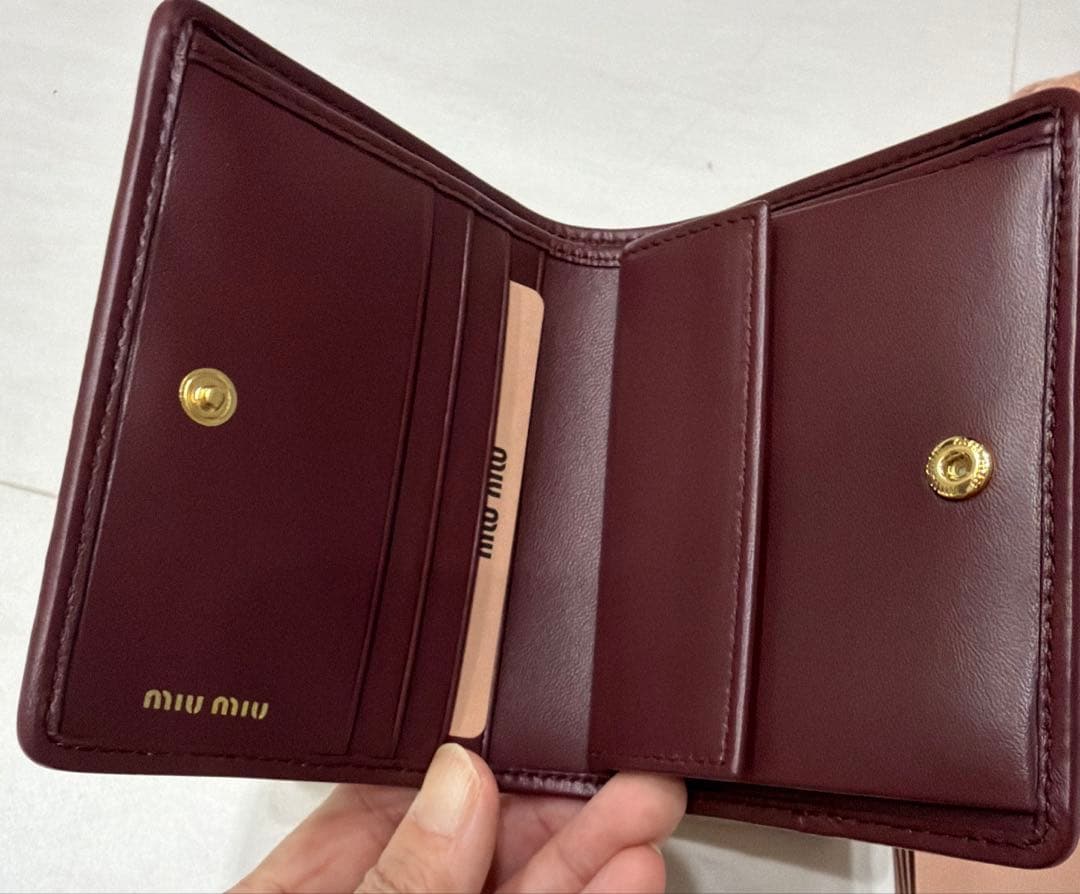 新品☆MIUMIU二つ折り財布 MATELASSE 5MV204