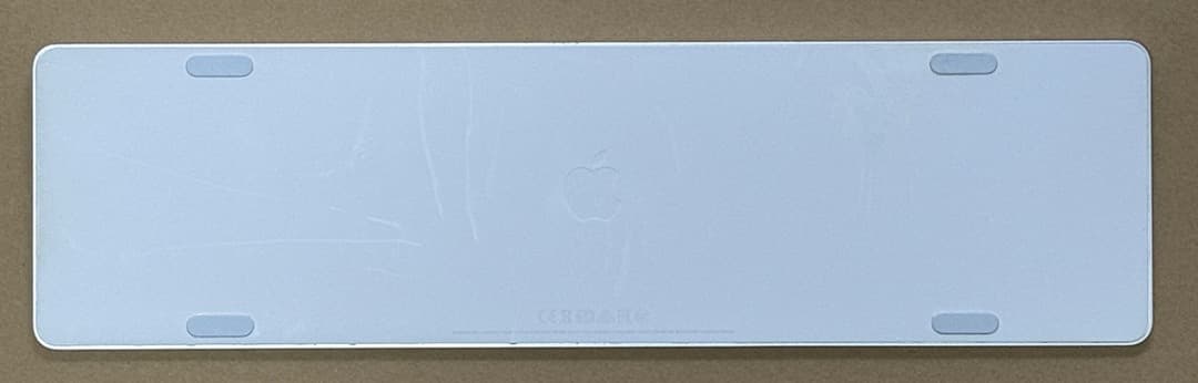 Touch ID搭載 Magic Keyboard（テンキー付き）収納ケース付き