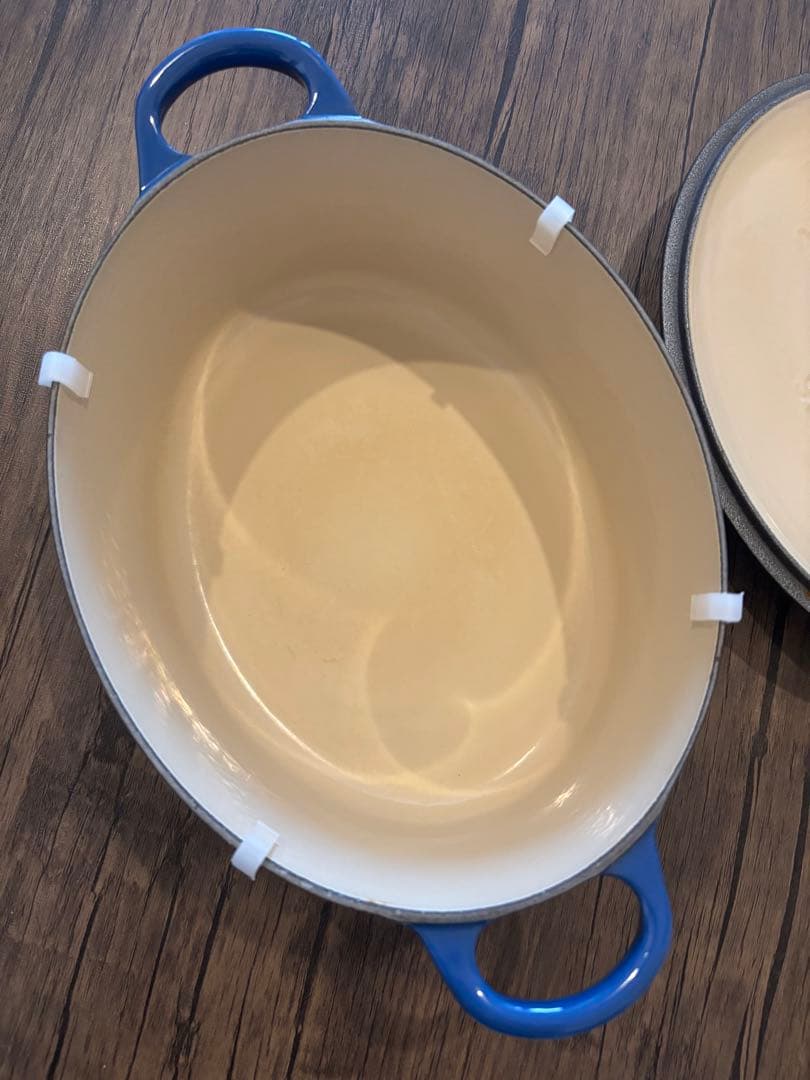 ない！Le Creusetココットロンド22カシス＋オーバル25ラピス