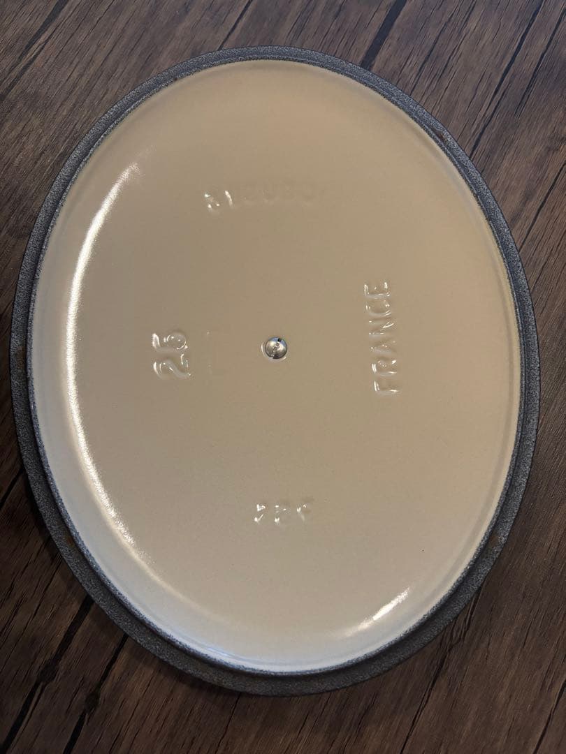 ない！Le Creusetココットロンド22カシス＋オーバル25ラピス