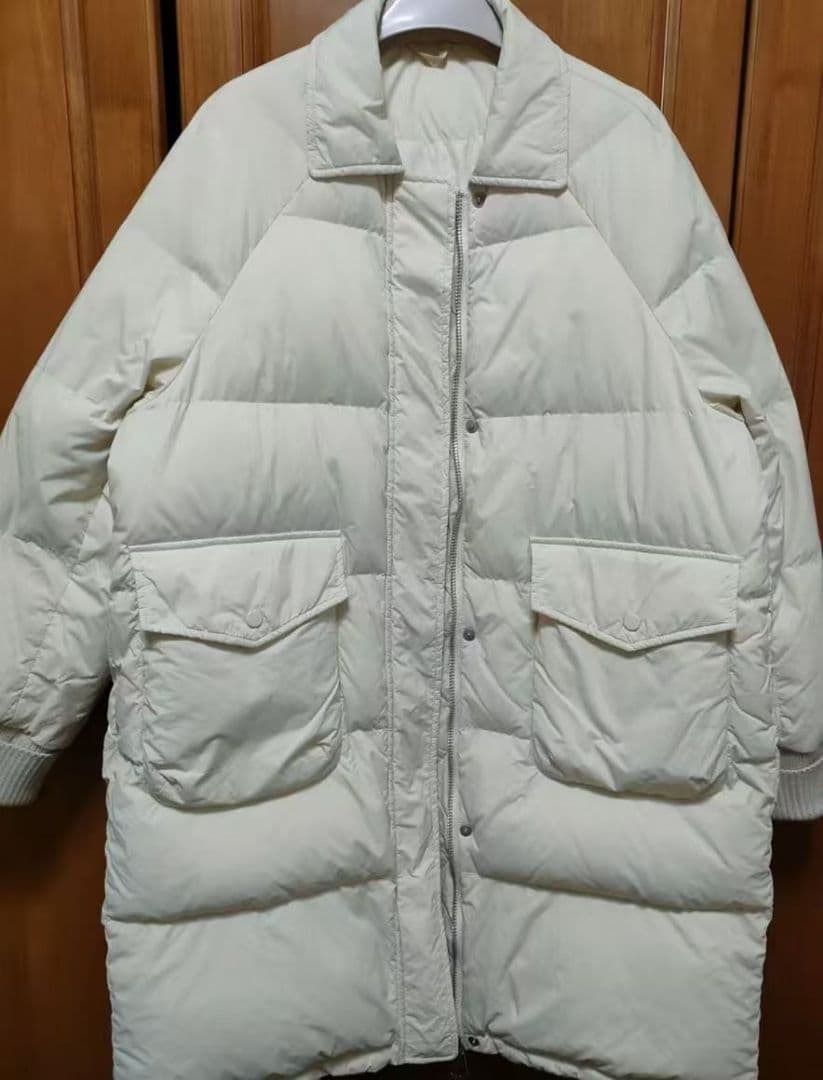 クリーム色ロングダウンジャケット