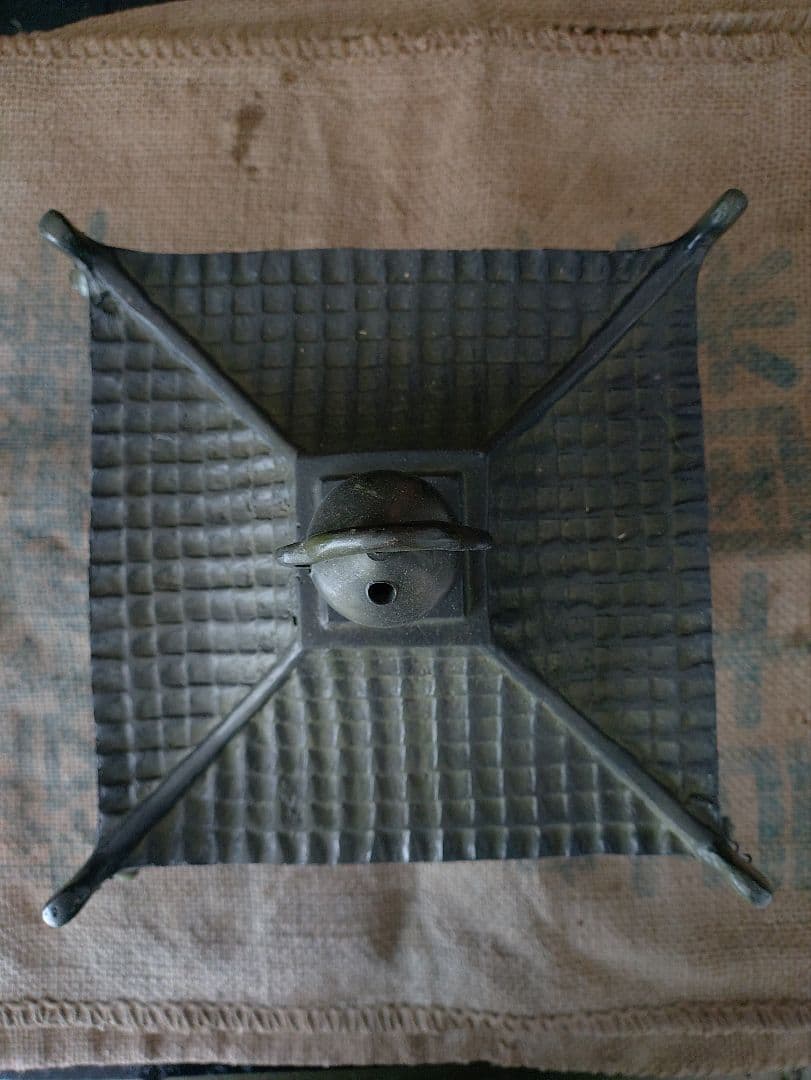 吊り灯籠　唐草紋　　アンティーク　雑貨　骨董　吊灯籠　灯り　照明　庭　インテリア