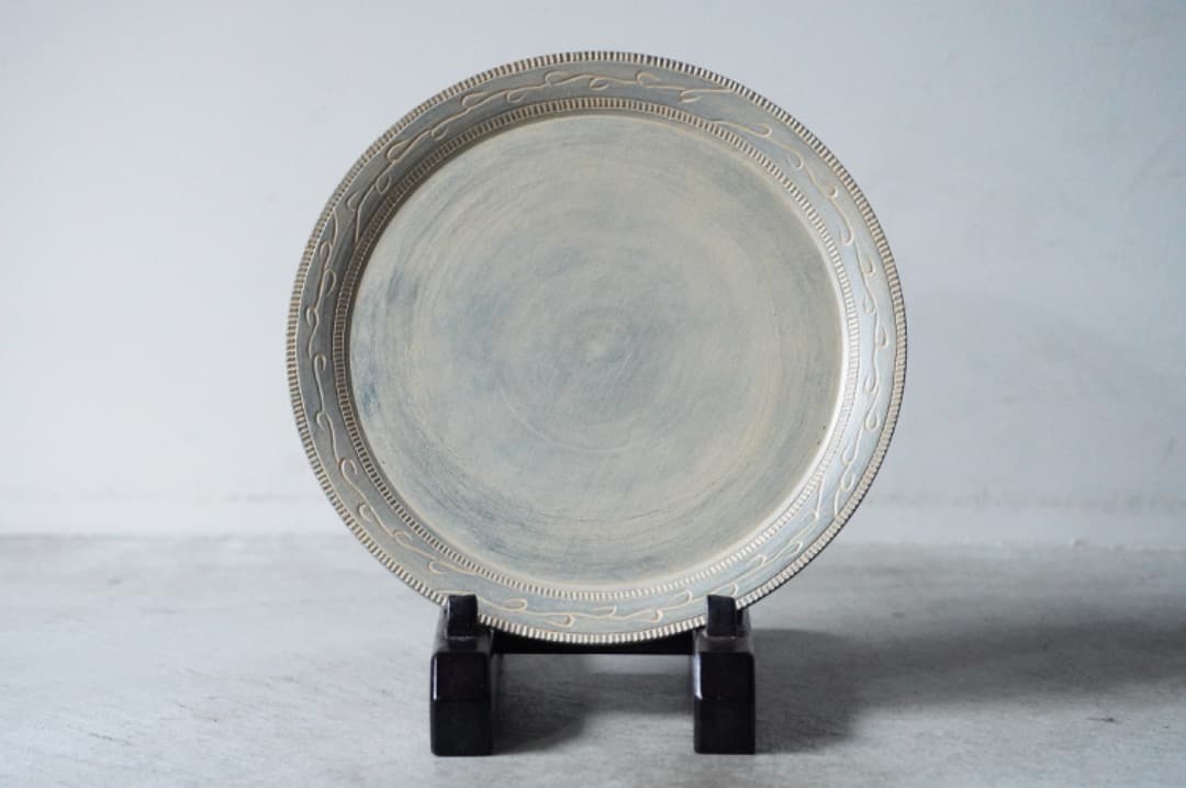 【店舗使用品】 石黒雄大 8寸白漆皿 つる 木工 木芸 平皿 うつわ 民芸 民藝