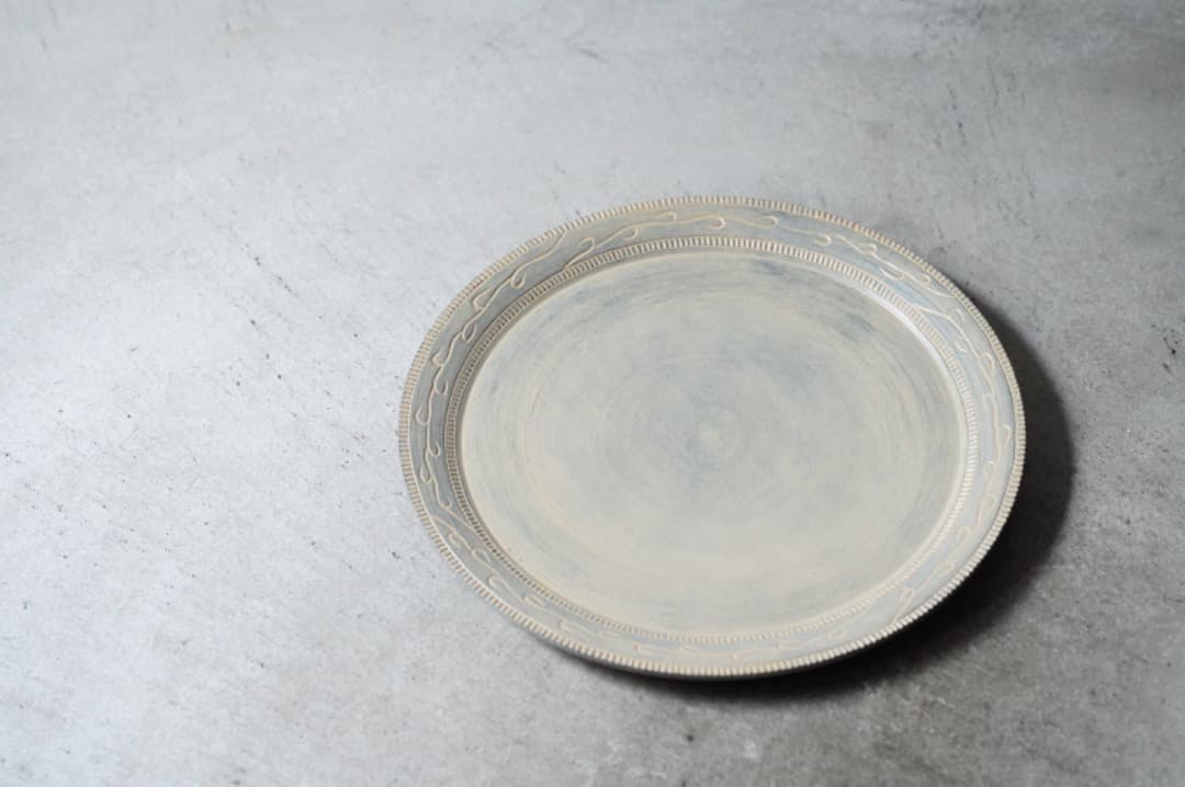 【店舗使用品】 石黒雄大 8寸白漆皿 つる 木工 木芸 平皿 うつわ 民芸 民藝