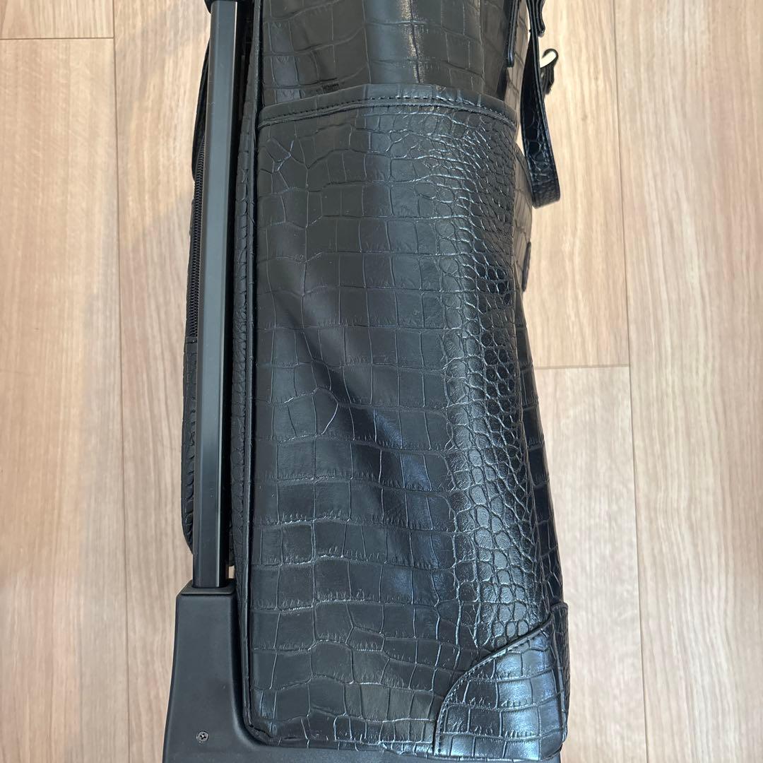 スワニー　黒　クロコダイル調　キャリーバッグ