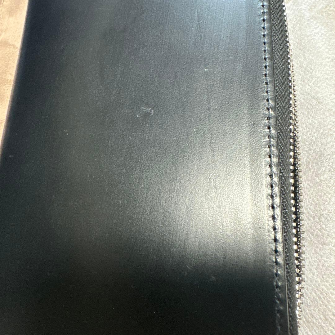 ITTI ブラック ブライドルレザー ミドルラウンドファスナー　ウォレット