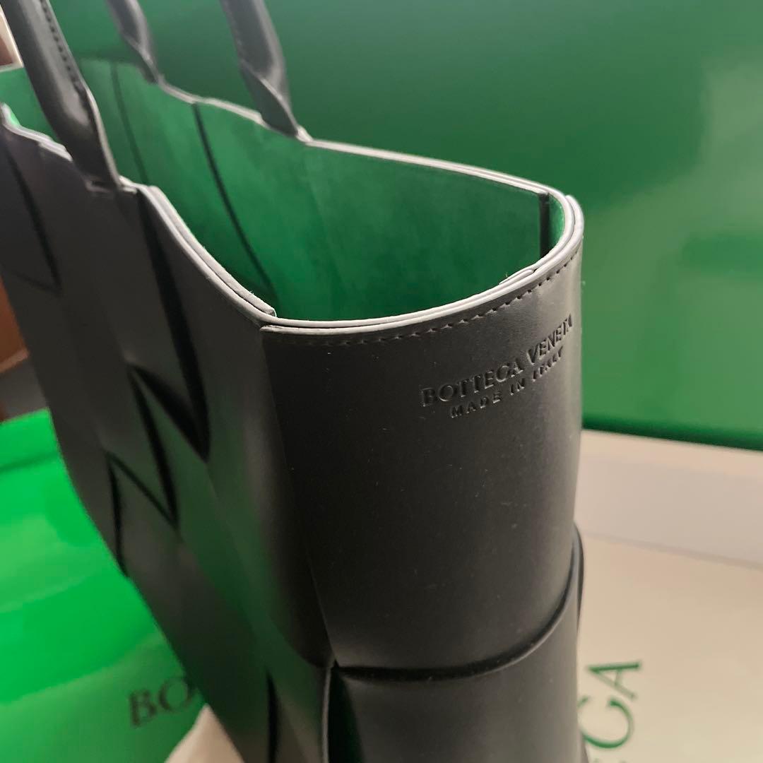 未使用新品 ボッテガヴェネタ ラージ アルコ トート