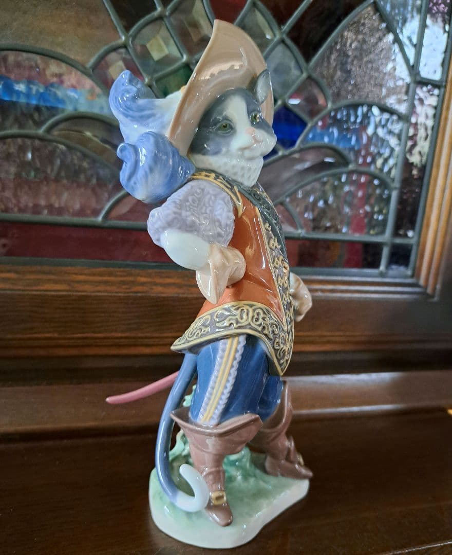 リヤドロLLADRO 「長靴をはいた猫」