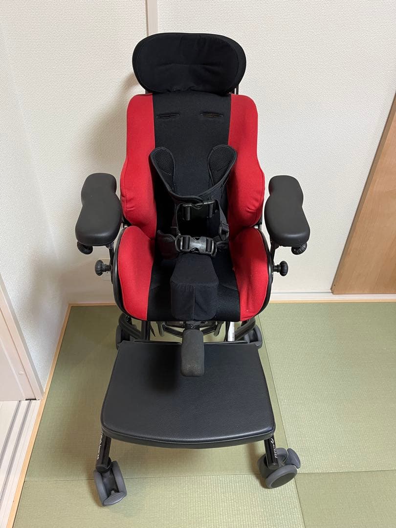 座位保持椅子　PANDA テクノグリーン