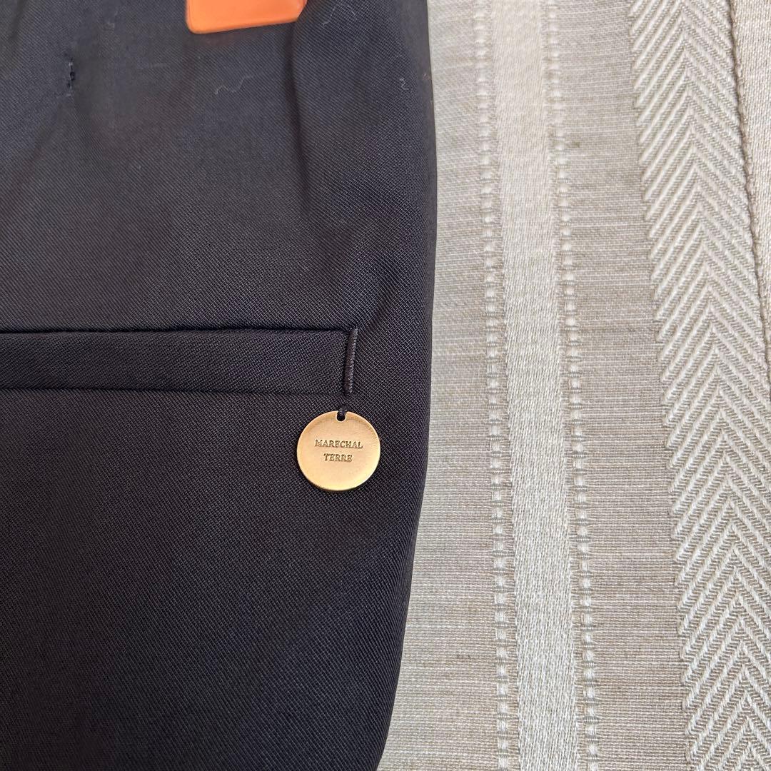 MARECHAL TERRE 黒Vネックノーカラーパンツスーツ2