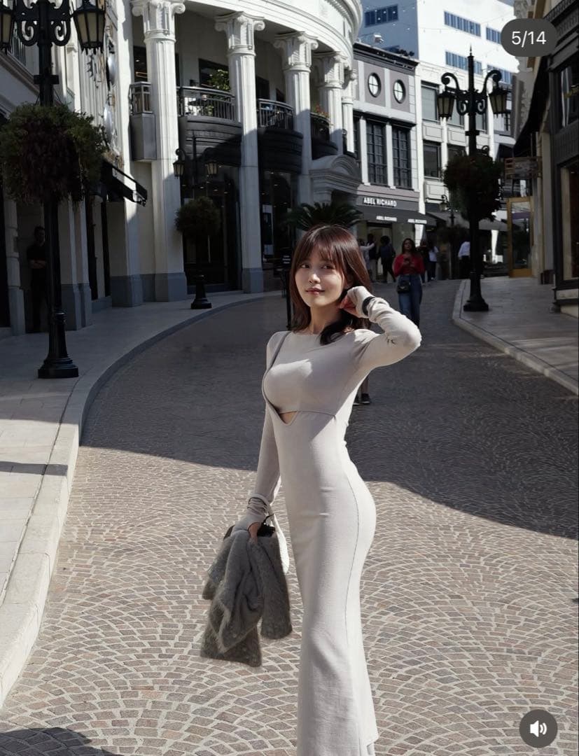 a*u様 【未開封・美品】vallan 新田さちか ニット ロングワンピース ワ