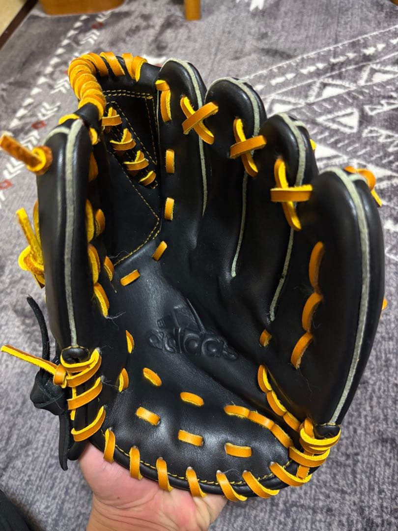 adidas 軟式グローブ 黒/茶