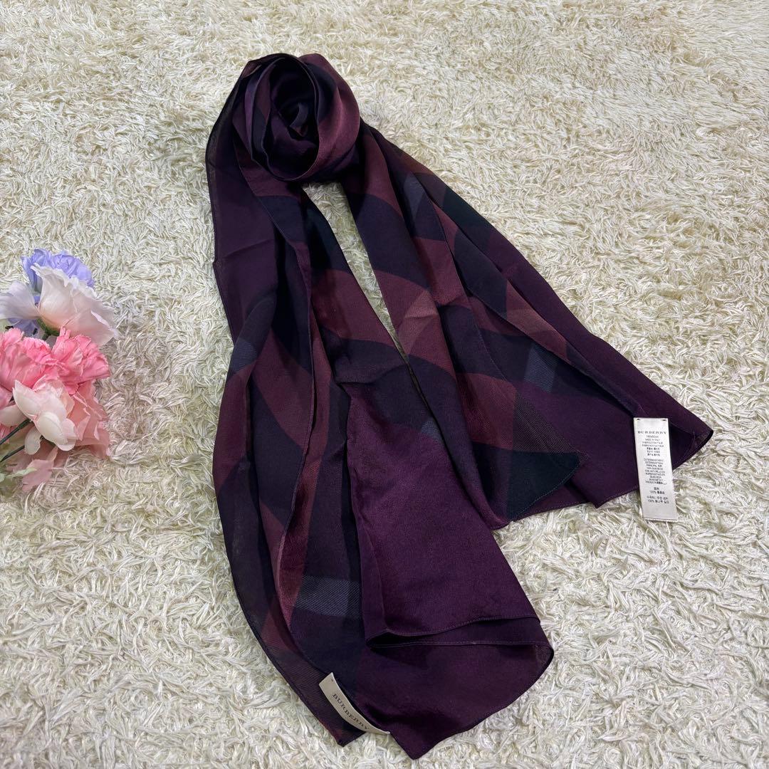 美品　バーバリー　イタリア製　シルク100% ロング　スカーフ　ストール