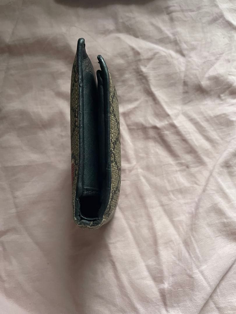 最終値下げGUCCI 二つ折り財布 蛇デザイン