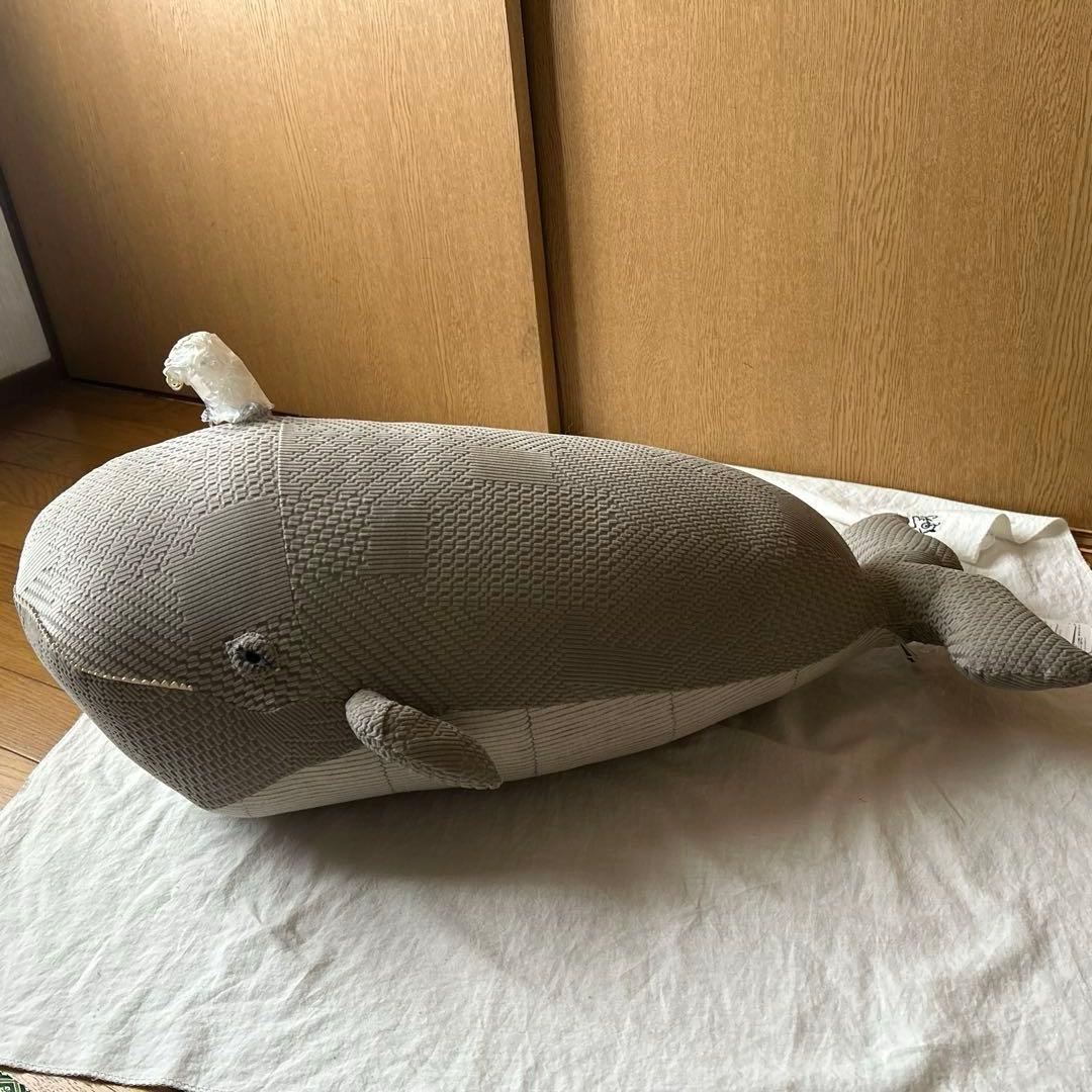 ミナペルホネン　クジラクッション