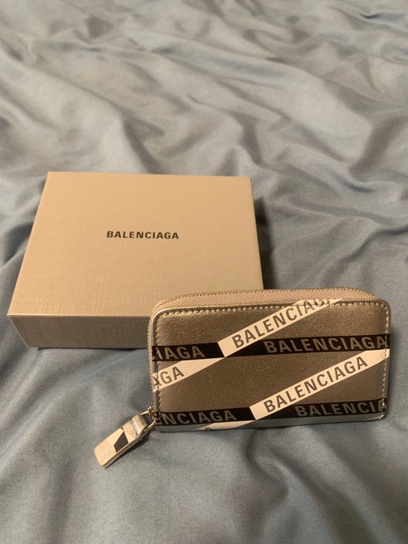 BALENCIAGA シルバーケース