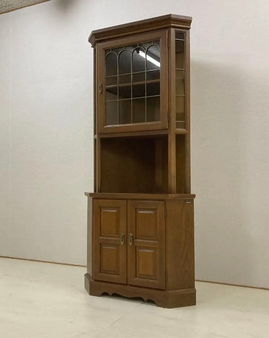 【オールドカリモク】コーナーキャビネット　飾り棚　コロニアル
