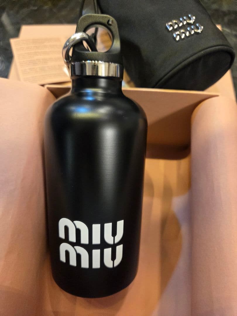 新品 miumiu ステンレスボトル 水筒＋ケース　ブラック